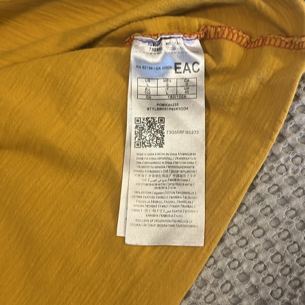 Guess J Balvin Retro Colorblock Distressed Red Green Gold Yellow Mens T Shirt L - Picture 7 of 8